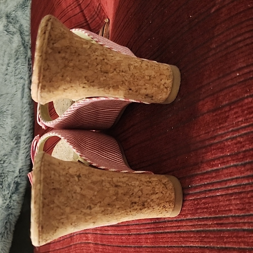 Shoes - Picture 3 of 6